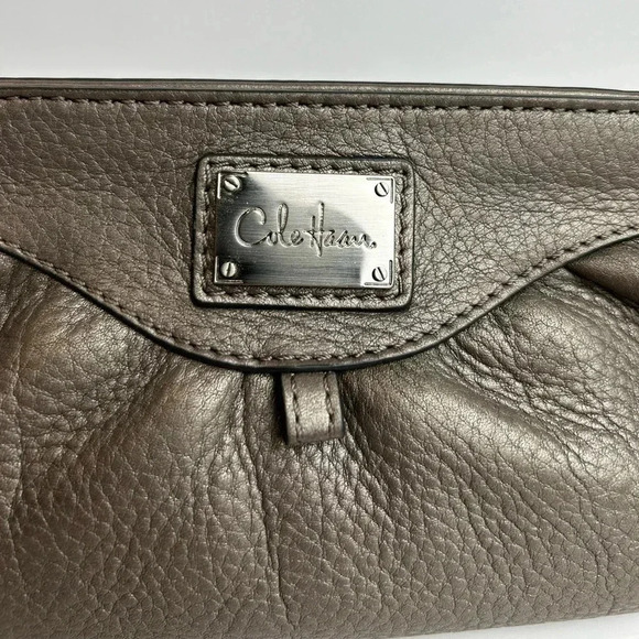 Cole Haan genuine leather clutch purse, pebbled gray, Makeup bag, Event, Formal - Picture 2 of 7